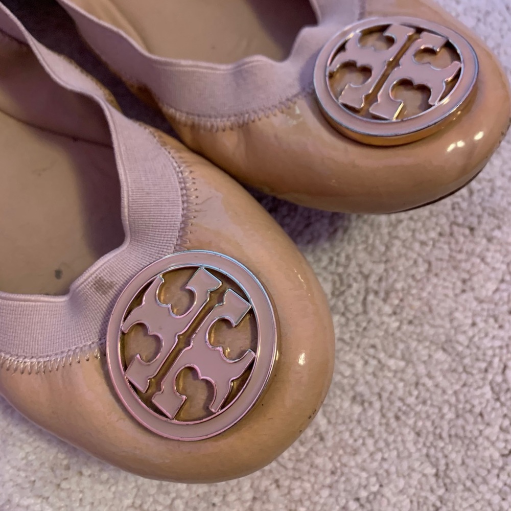 Tory Burch Caroline Ballet Flat in Nude - Size 6